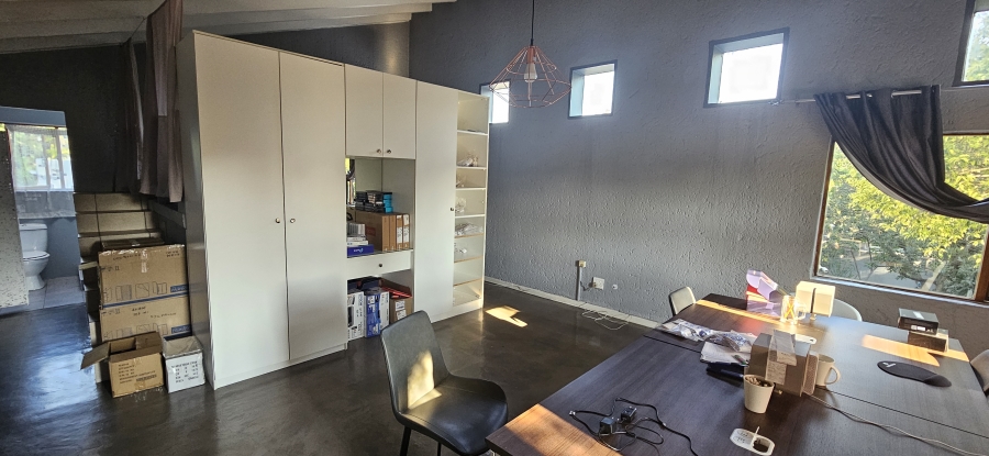 5 Bedroom Property for Sale in Dowerglen Ext 5 Gauteng