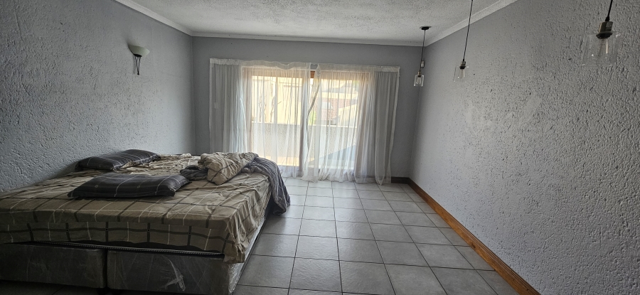 5 Bedroom Property for Sale in Dowerglen Ext 5 Gauteng