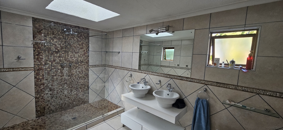 5 Bedroom Property for Sale in Dowerglen Ext 5 Gauteng