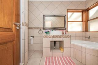 5 Bedroom Property for Sale in Dowerglen Ext 5 Gauteng