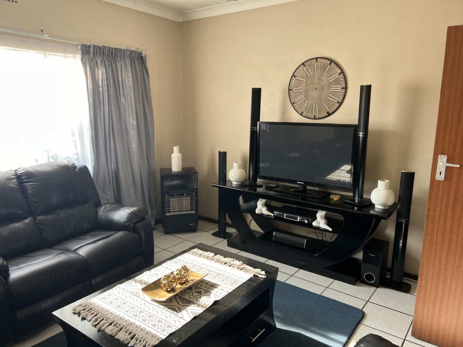 2 Bedroom Property for Sale in Peacehaven Gauteng