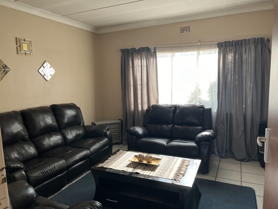 2 Bedroom Property for Sale in Peacehaven Gauteng