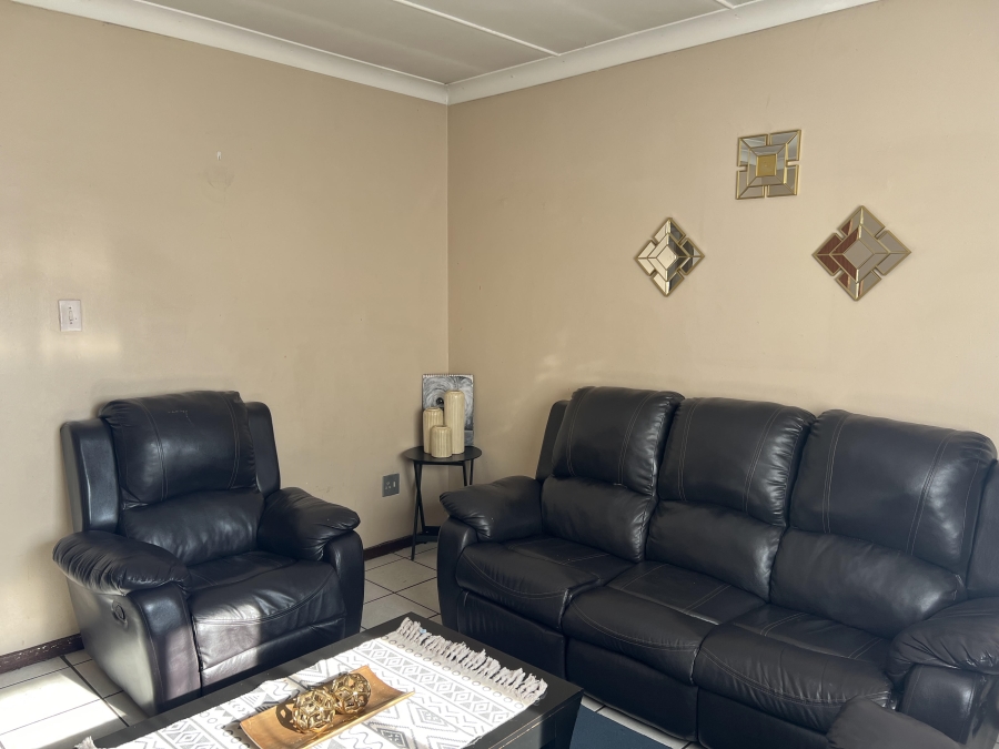 2 Bedroom Property for Sale in Peacehaven Gauteng
