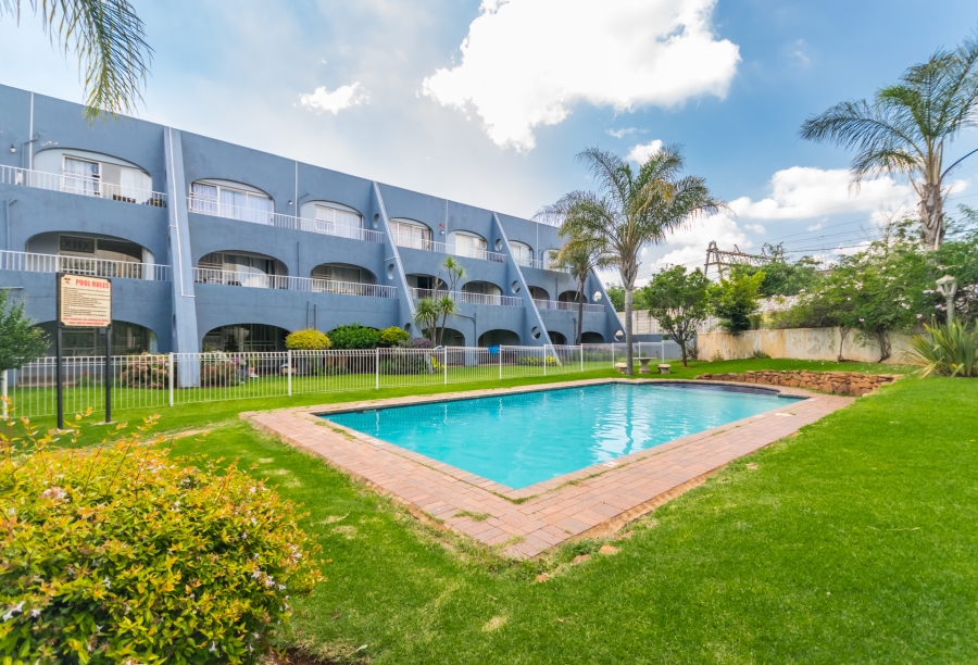 2 Bedroom Property for Sale in Florida Gauteng
