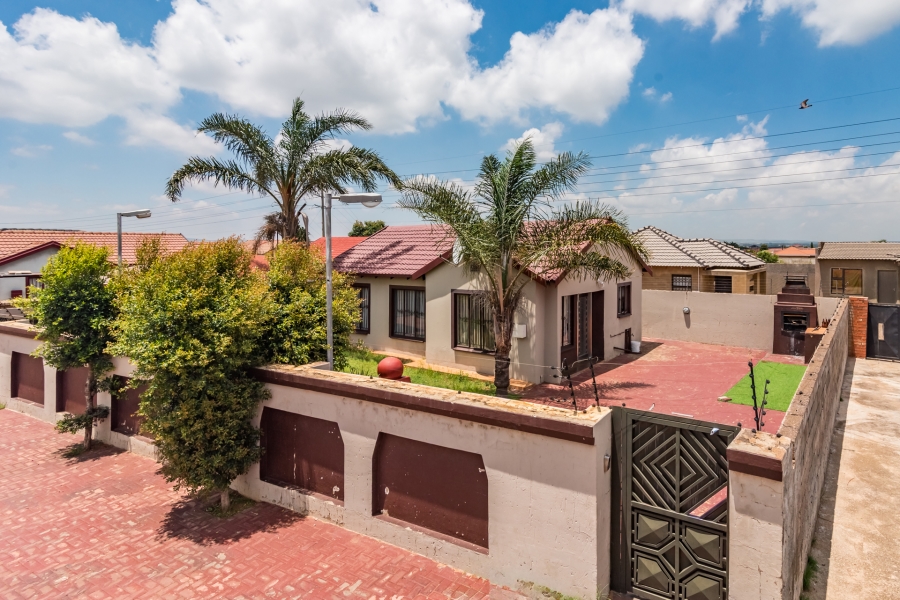 3 Bedroom Property for Sale in Protea Glen Gauteng