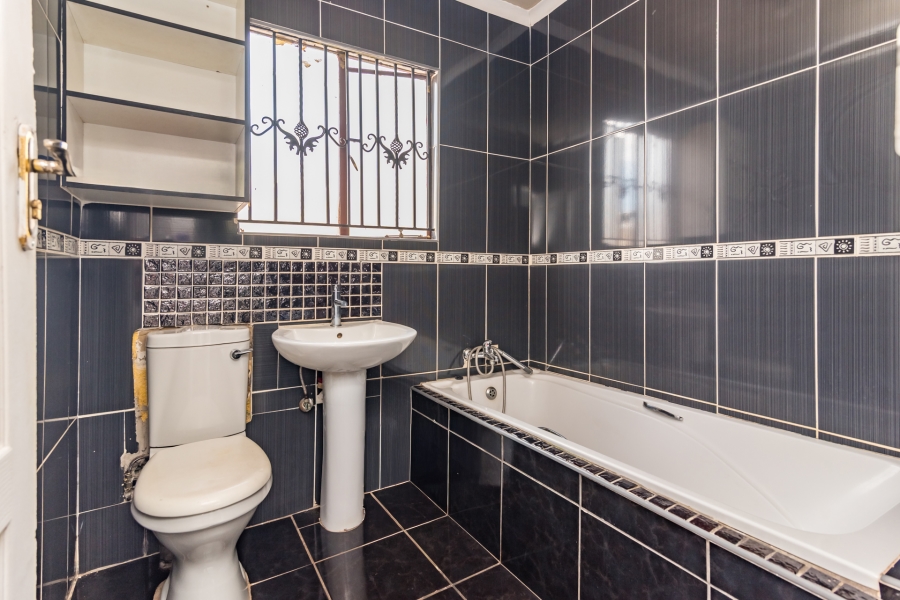 3 Bedroom Property for Sale in Protea Glen Gauteng