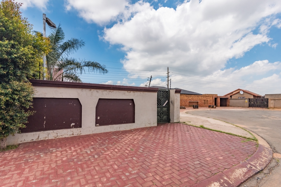 3 Bedroom Property for Sale in Protea Glen Gauteng