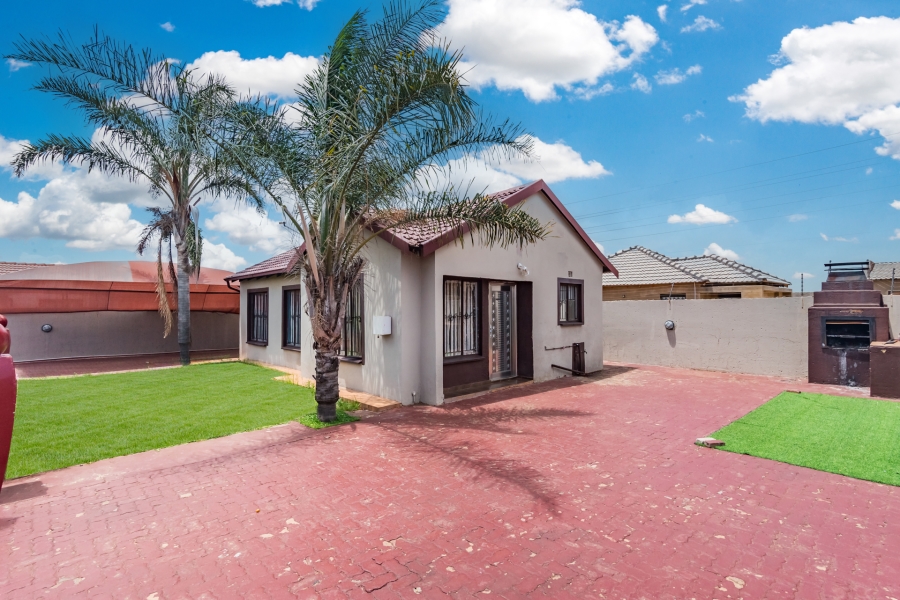 3 Bedroom Property for Sale in Protea Glen Gauteng