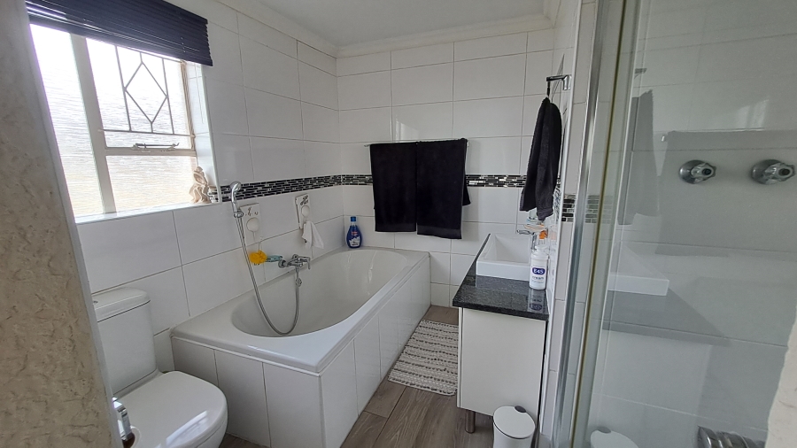 4 Bedroom Property for Sale in Ferryvale Gauteng