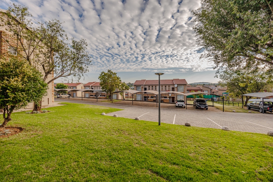 2 Bedroom Property for Sale in Laser Park Gauteng