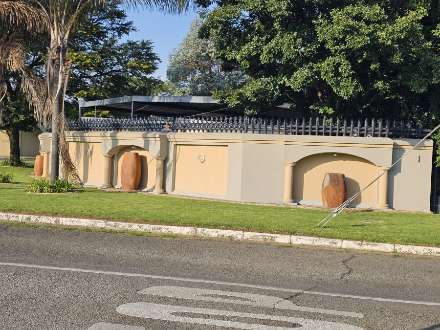 4 Bedroom Property for Sale in Selcourt Gauteng