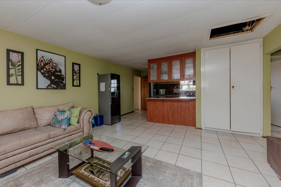 2 Bedroom Property for Sale in Lindhaven Gauteng