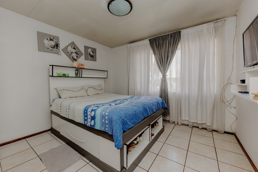 2 Bedroom Property for Sale in Lindhaven Gauteng