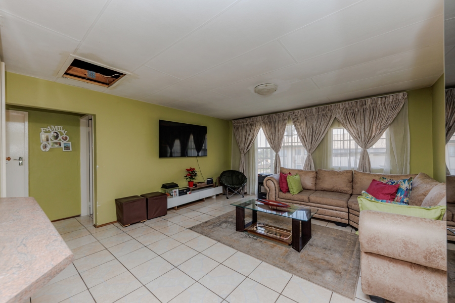 2 Bedroom Property for Sale in Lindhaven Gauteng
