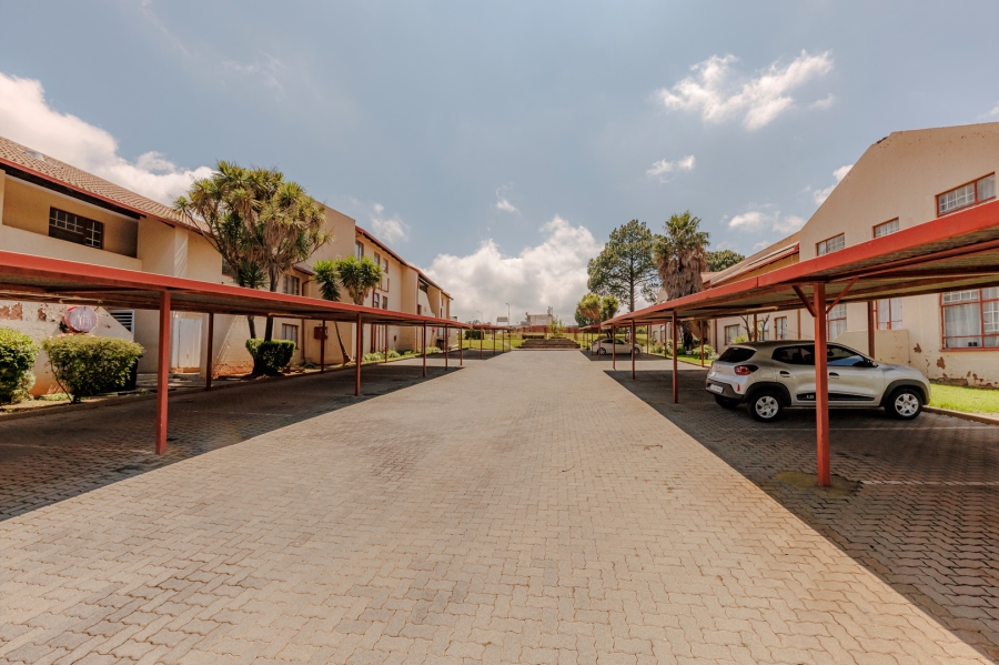 2 Bedroom Property for Sale in Lindhaven Gauteng