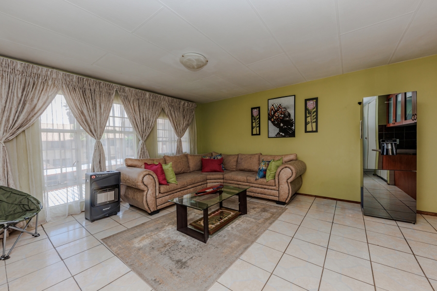 2 Bedroom Property for Sale in Lindhaven Gauteng
