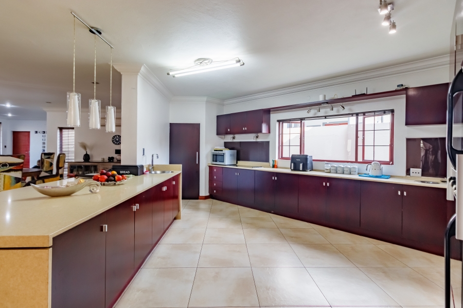 7 Bedroom Property for Sale in Midstream Estate Gauteng