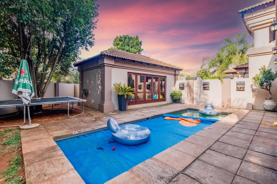 7 Bedroom Property for Sale in Midstream Estate Gauteng