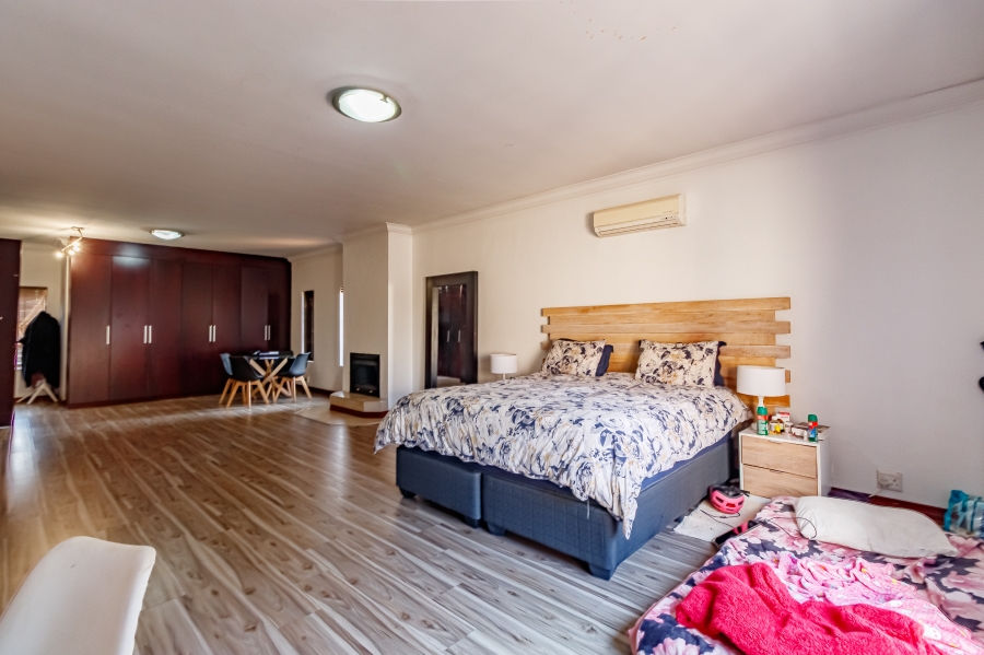 7 Bedroom Property for Sale in Midstream Estate Gauteng