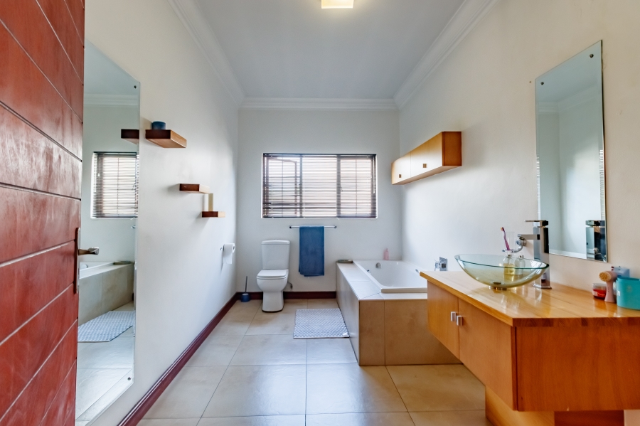 7 Bedroom Property for Sale in Midstream Estate Gauteng