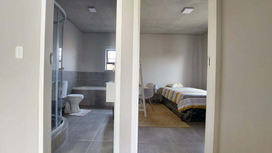 2 Bedroom Property for Sale in Lotus Gardens Gauteng