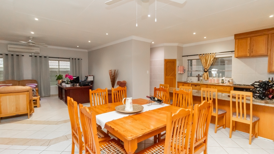 5 Bedroom Property for Sale in Faerie Glen Gauteng