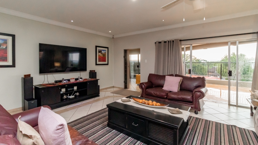 5 Bedroom Property for Sale in Faerie Glen Gauteng