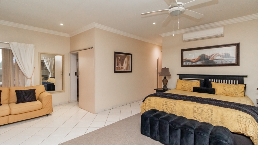 5 Bedroom Property for Sale in Faerie Glen Gauteng