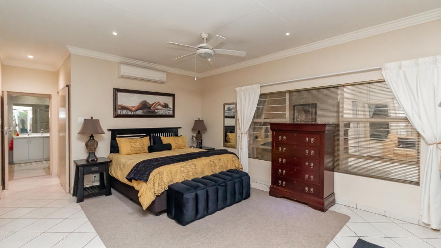 5 Bedroom Property for Sale in Faerie Glen Gauteng