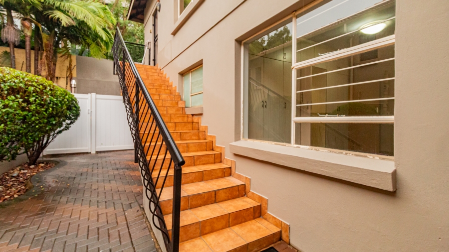 5 Bedroom Property for Sale in Faerie Glen Gauteng