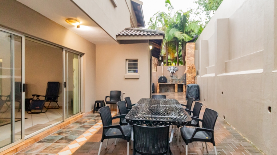 5 Bedroom Property for Sale in Faerie Glen Gauteng