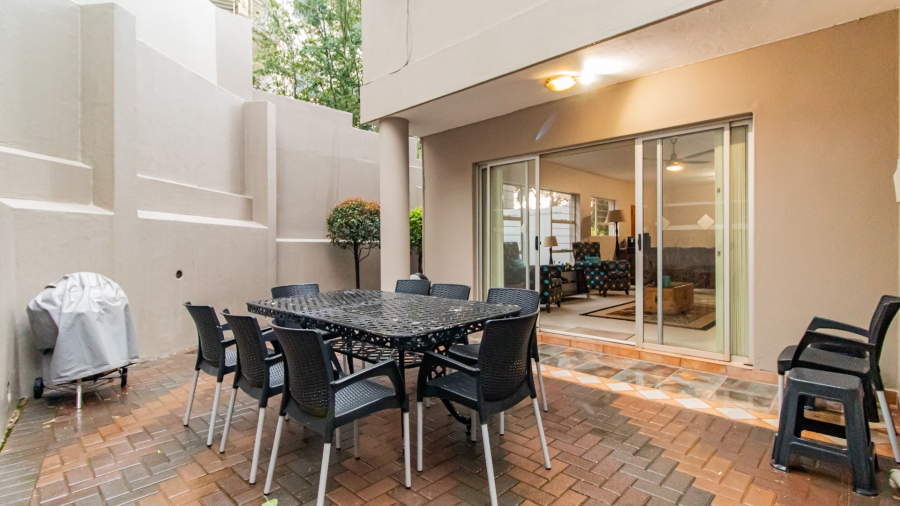 5 Bedroom Property for Sale in Faerie Glen Gauteng