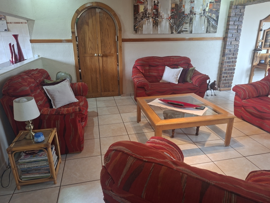 3 Bedroom Property for Sale in Dunnottar Gauteng