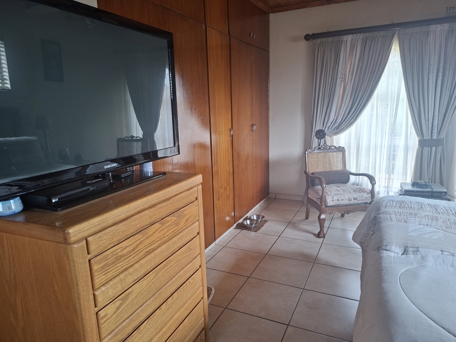 3 Bedroom Property for Sale in Dunnottar Gauteng