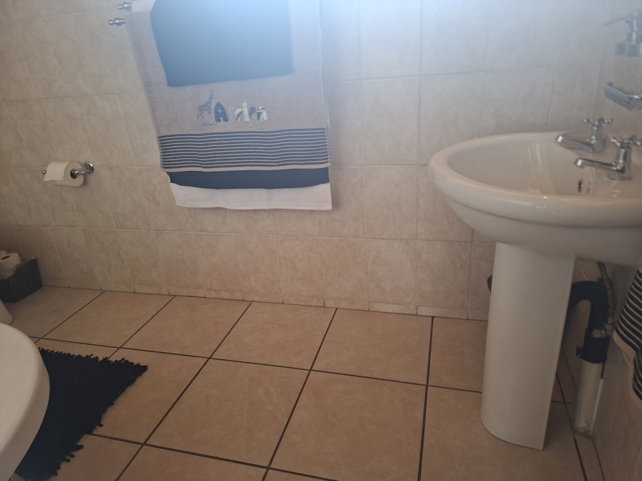 3 Bedroom Property for Sale in Dunnottar Gauteng