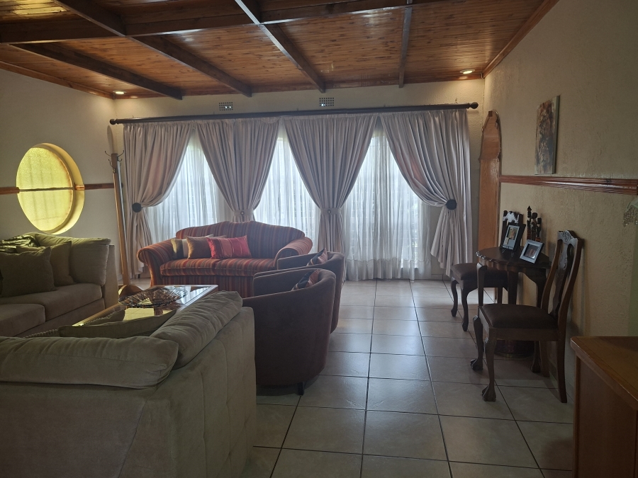 3 Bedroom Property for Sale in Dunnottar Gauteng