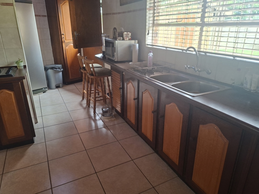 3 Bedroom Property for Sale in Dunnottar Gauteng