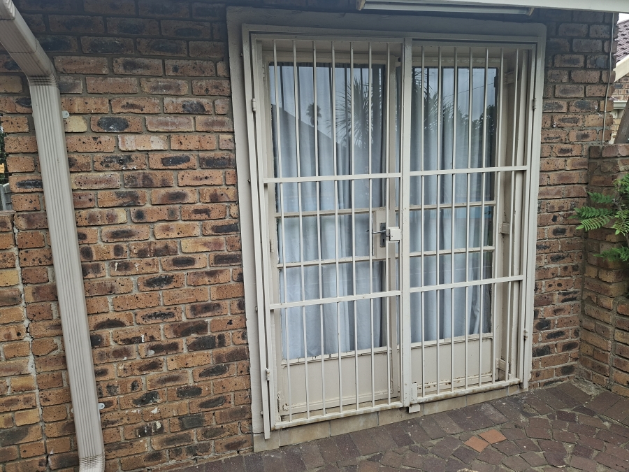 3 Bedroom Property for Sale in Dunnottar Gauteng