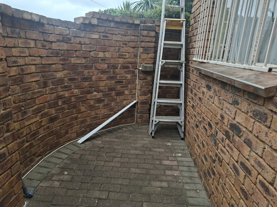 3 Bedroom Property for Sale in Dunnottar Gauteng
