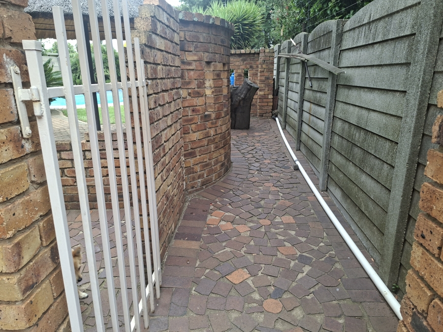 3 Bedroom Property for Sale in Dunnottar Gauteng