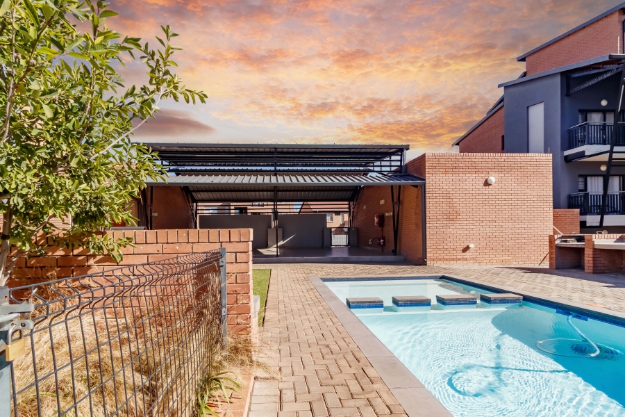 2 Bedroom Property for Sale in Vorna Valley Gauteng