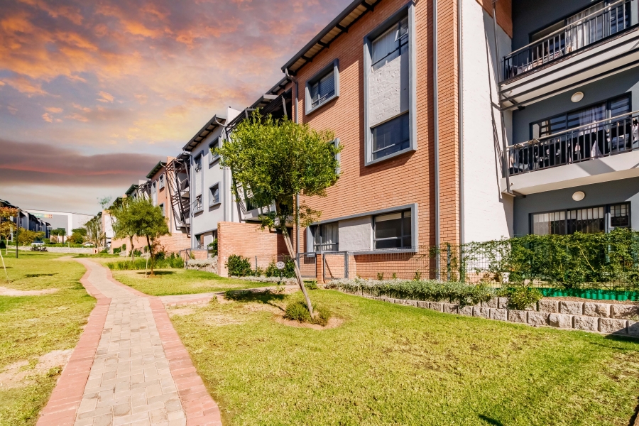 2 Bedroom Property for Sale in Vorna Valley Gauteng