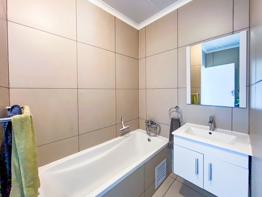 1 Bedroom Property for Sale in Carlswald Gauteng