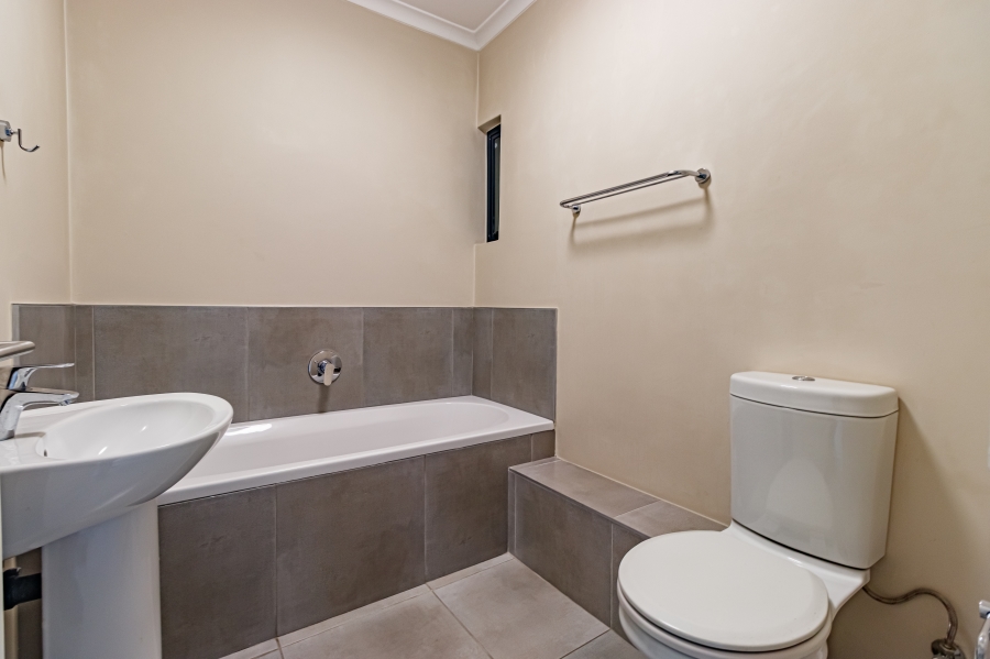 2 Bedroom Property for Sale in Vorna Valley Gauteng