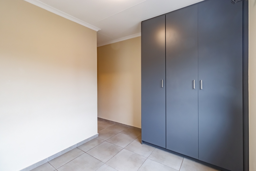 2 Bedroom Property for Sale in Vorna Valley Gauteng