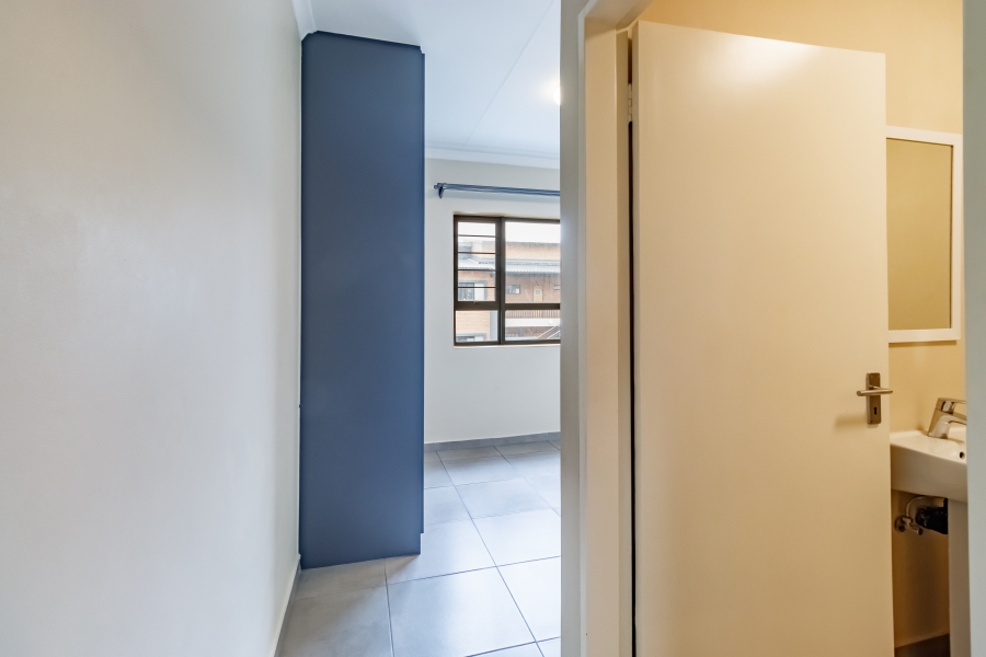 2 Bedroom Property for Sale in Vorna Valley Gauteng