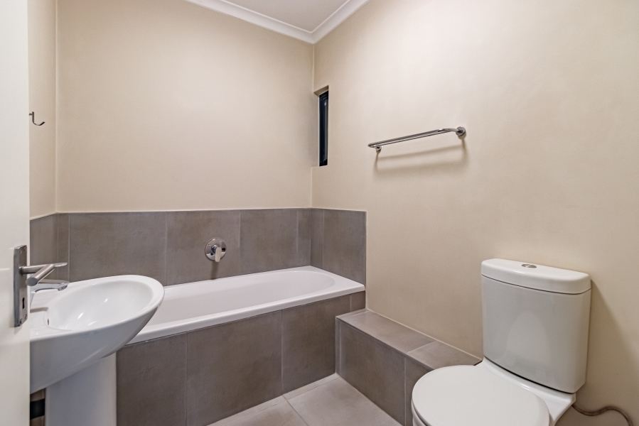 2 Bedroom Property for Sale in Vorna Valley Gauteng