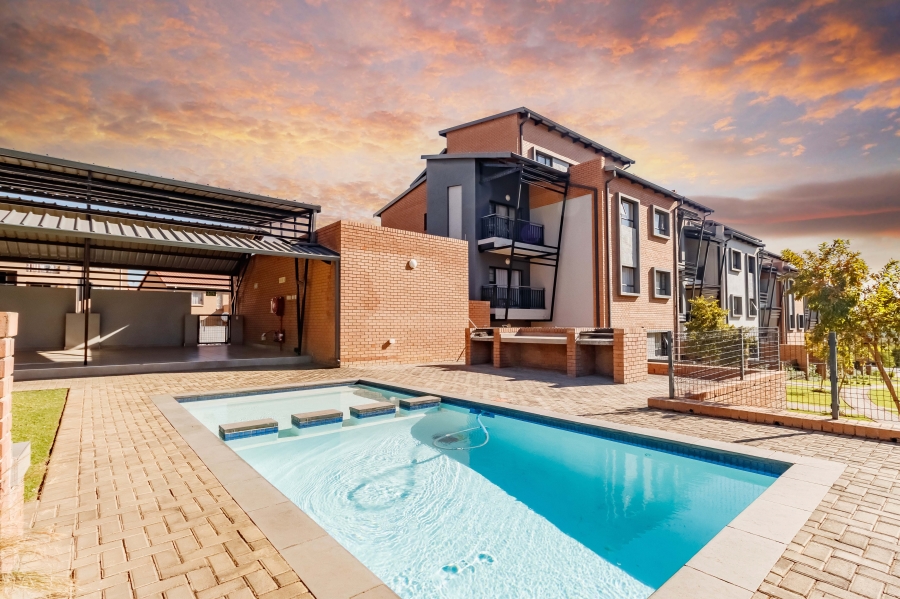 2 Bedroom Property for Sale in Vorna Valley Gauteng