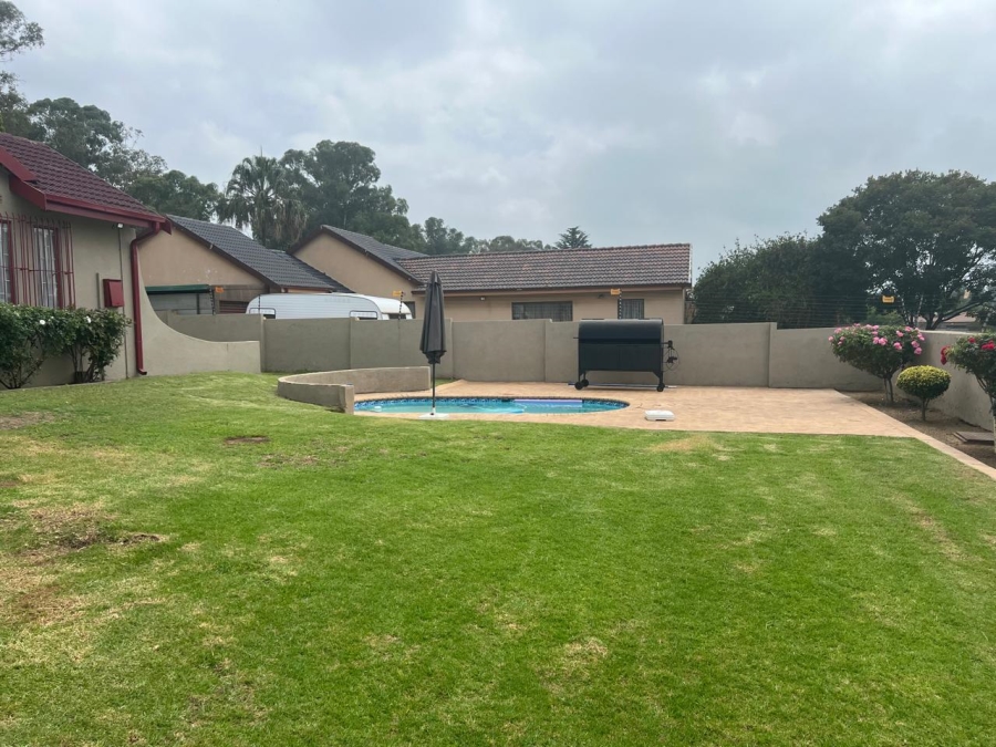 3 Bedroom Property for Sale in Struisbult Gauteng