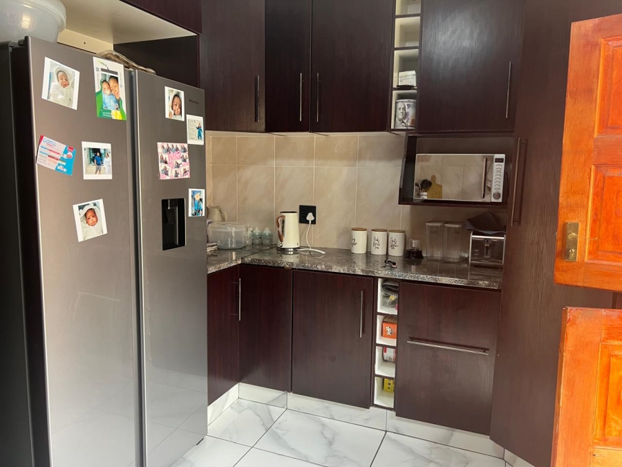 3 Bedroom Property for Sale in Struisbult Gauteng